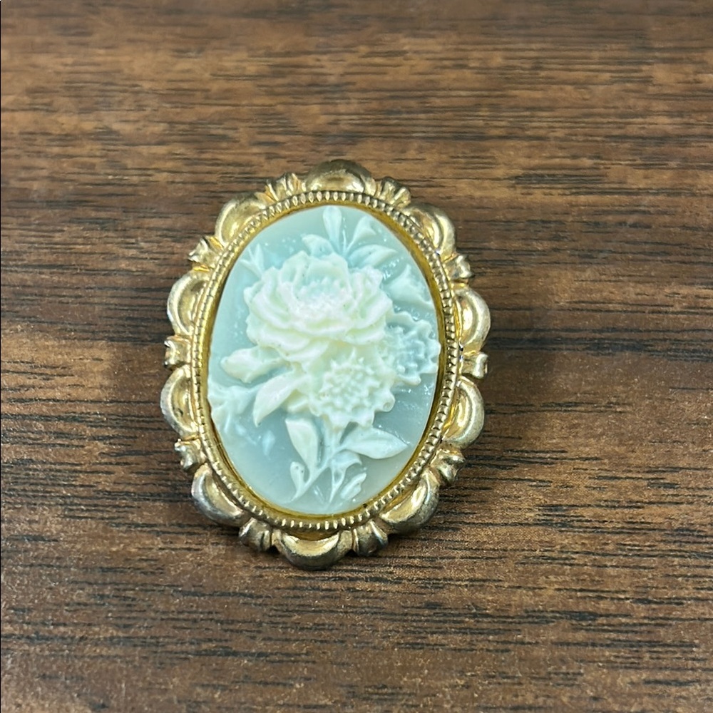 Vintage Floral Cameo Brooch with Gold Frame